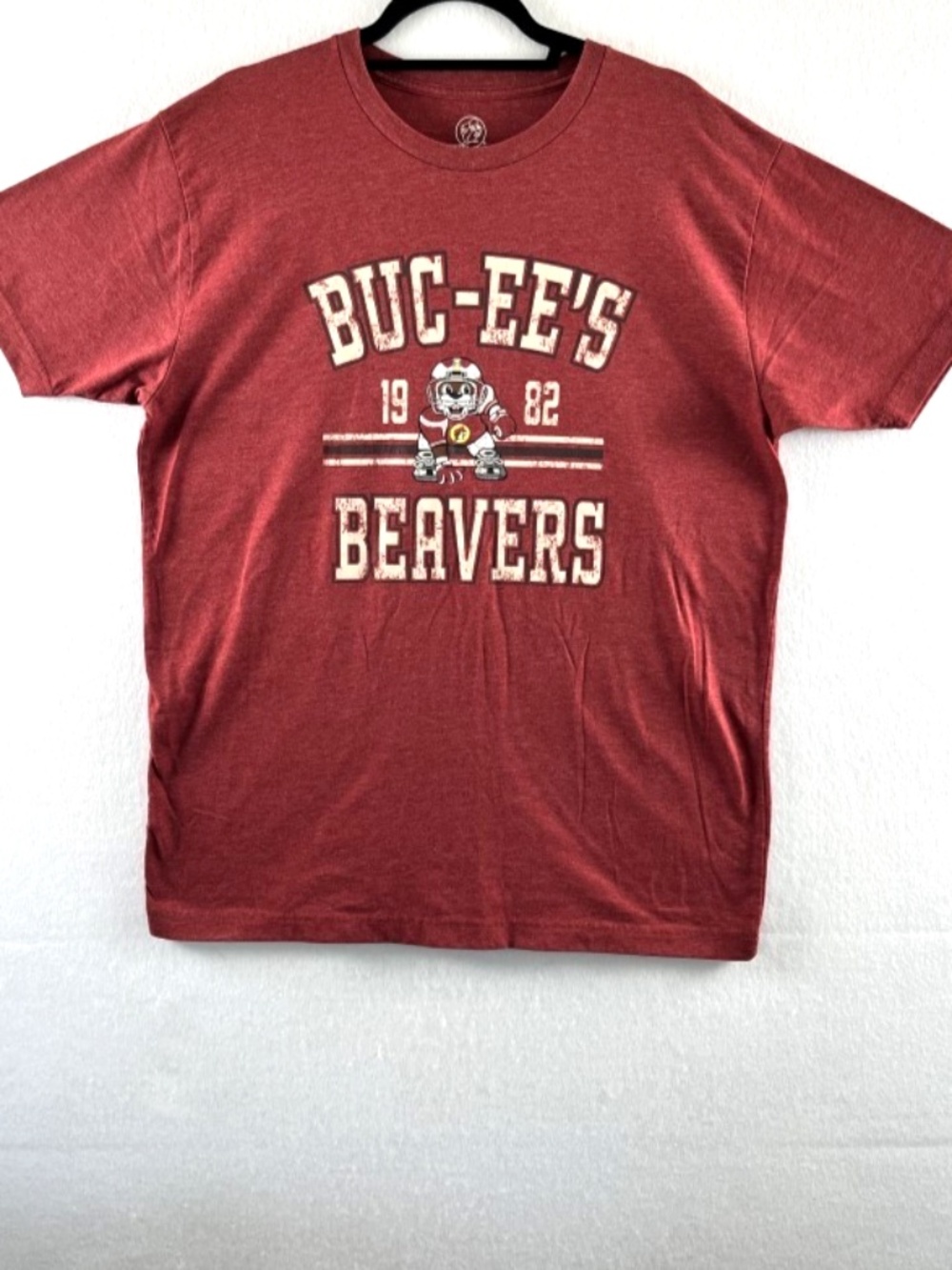 Buc-ee’s Beavers Heather Red Football 1982 Graphic Tee Size L Souvenir Unisex